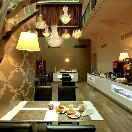 Szálloda Floor 4*