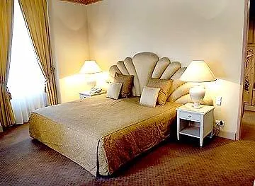 Floor Hotel